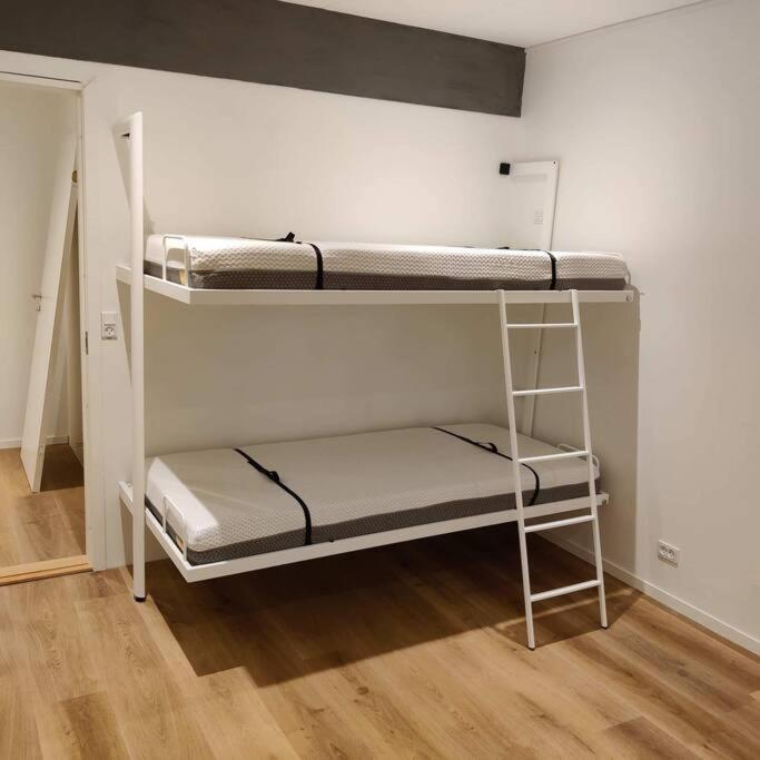 OyndarfjordurNew Flat With Hot Tub - No3アパートメント エクステリア 写真